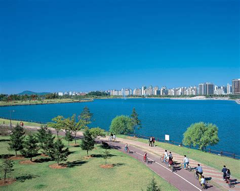 De Ilsan Lake Park: Een Oase Van Rust En Natuurschoon Midden In De Stad!