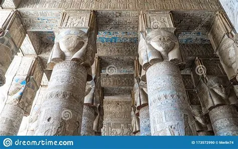  De Tempel van Hathor! Een Juweel uit de Oudheid in Dendera