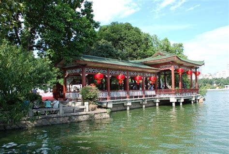 De West Lake van Fuzhou: Een serene oase in het hart van de stad!