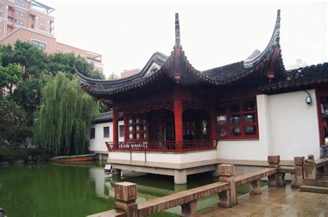 Het Nanchong Confucian Tempel: Een Oase van Rust en Culturele Schoonheid!