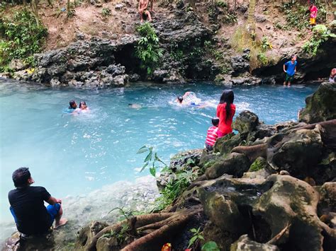 De Enchanting Hidden Lagoon: Een Mysterieuze Oase Vol Waternimfen en Sprookjesachtige Pracht!