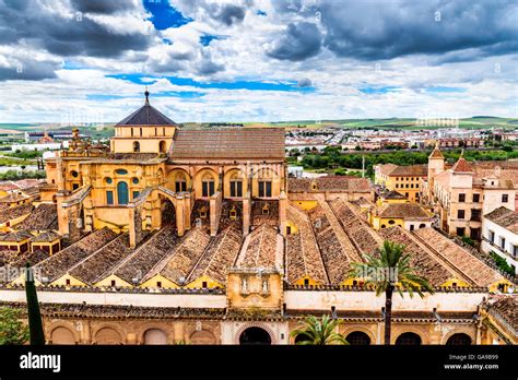  De Kathedraal van Córdoba: Een Middeleeuwse Pracht vol Mysterie en Geschiedenis!