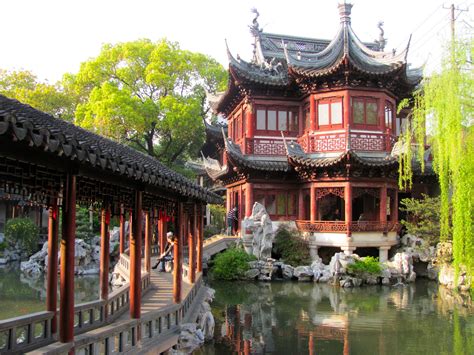 De Betoverende Schoonheid van De Yu Garden: Een Verborgen Schat in Shanghai!